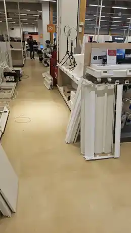 Rayon Boulanger en cours de démontage et de réaménagement
